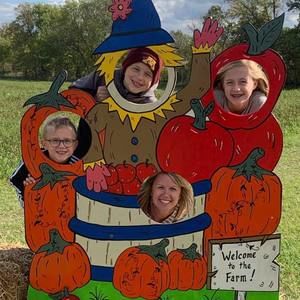 Meet your Posher, Kelly